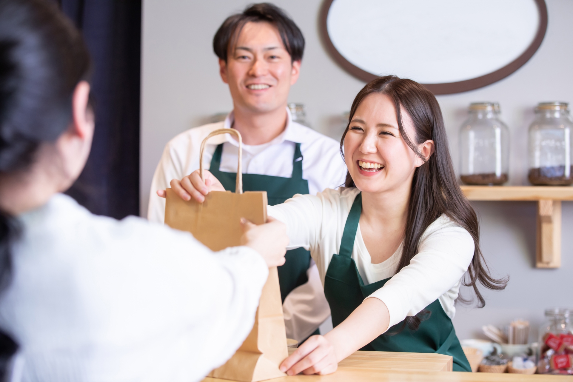 スタッフとお客様の笑顔